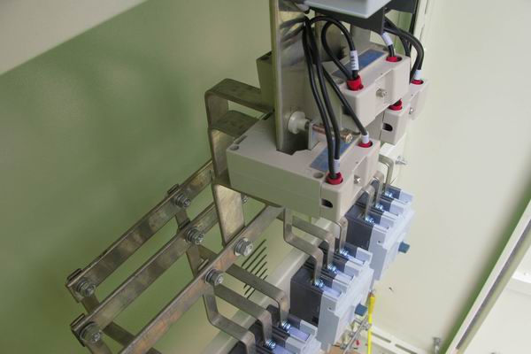 昭通配电柜-应急照明配电柜使用对工作人员的具